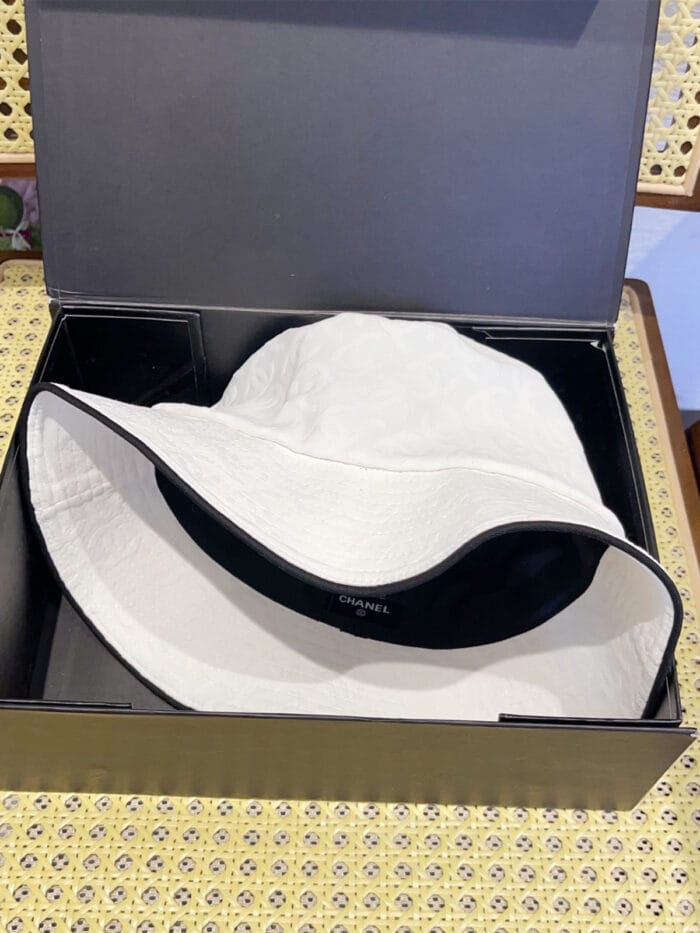 Chanel 24P Jacquard CC Logo Bucket Hat (Tartan Lining) White - Master Quality 1:1 - Image 5
