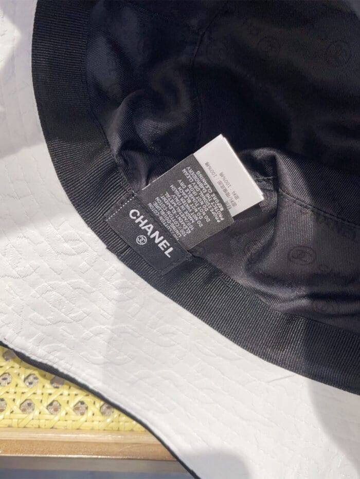 Chanel 24P Jacquard CC Logo Bucket Hat (Tartan Lining) White - Master Quality 1:1 - Image 4