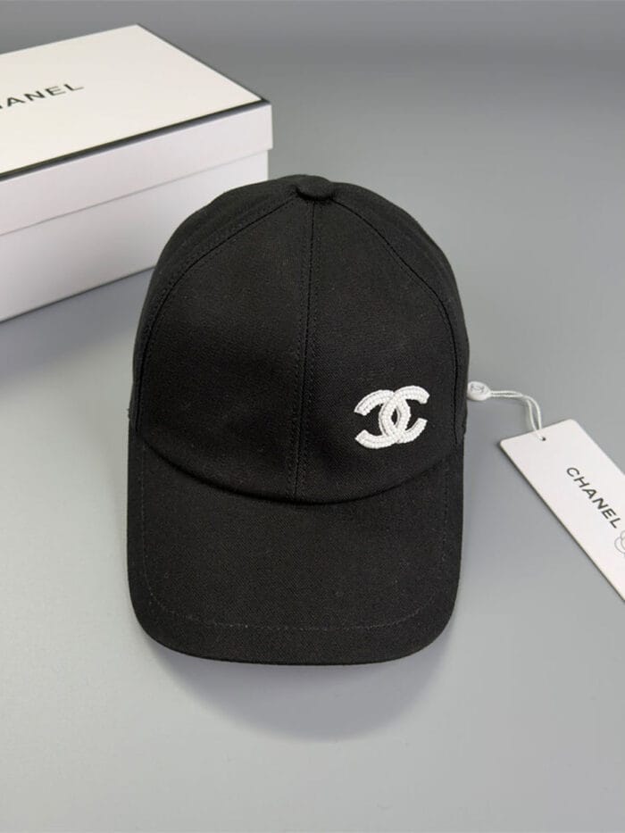 Chanel Pearl CC Baseball Cap (Bordeaux Tartan Lining) Black - Master Quality 1:1 - Image 2