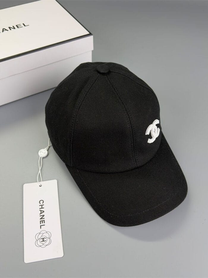 Chanel Pearl CC Baseball Cap (Bordeaux Tartan Lining) Black - Master Quality 1:1 - Image 3