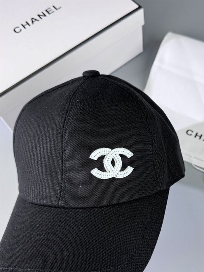 Chanel Pearl CC Baseball Cap (Bordeaux Tartan Lining) Black - Master Quality 1:1 - Image 4